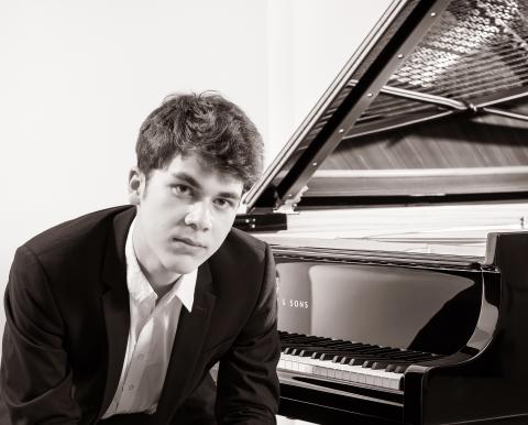 Matteo Weber Klavier 01